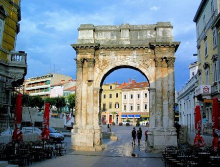 Pula - The Triumphal Arch of the Sergii